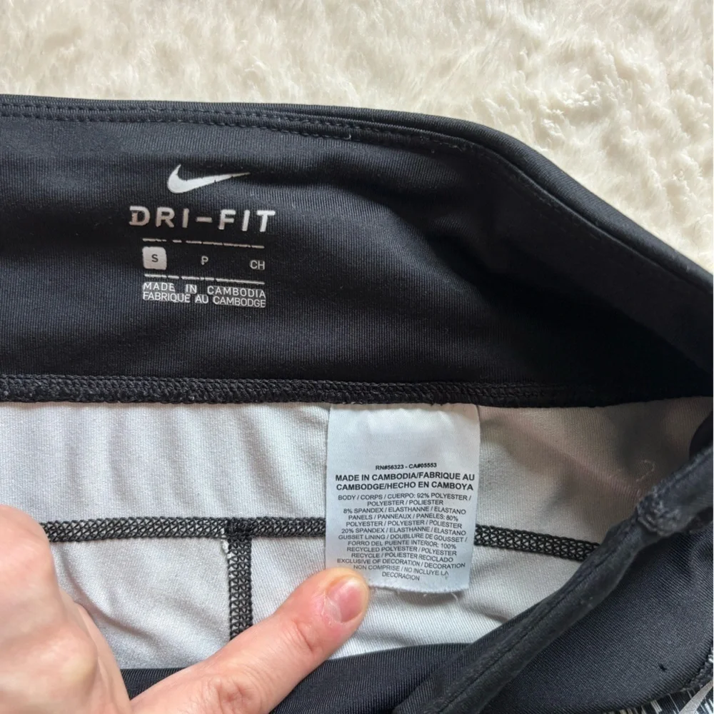 Nike Leggings Size M Black and White Dri-FIT